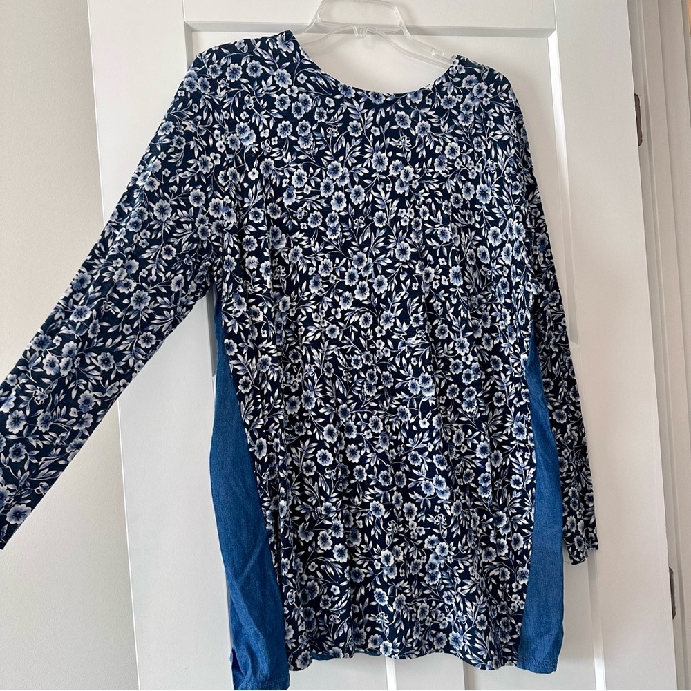 J. Jill Blue Floral & Chambray Mixed Fabric Top XL Button Back